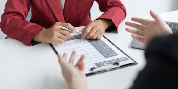 ইন্টারভিউ বোর্ডে সফল হওয়ার ৫টি টিপস ও কৌশল: আত্মবিশ্বাসের সাথে জয় করুন নিয়োগকর্তার মন